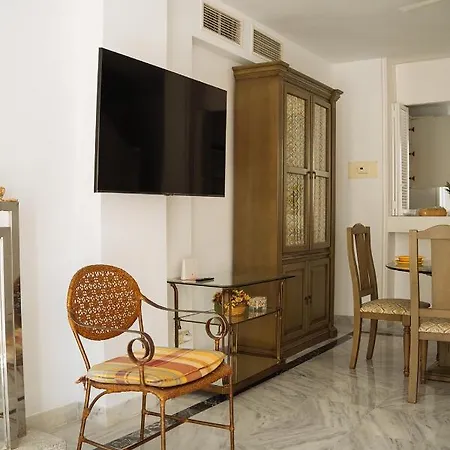 Komodo Marbella House - Bright Beachfront Duplex With Parking, Pool & Gym Exterior photo