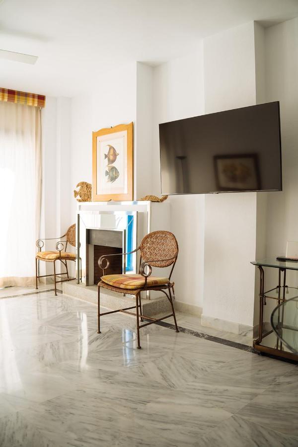 Apartamento Komodo House - Bright Beachfront Duplex With Parking, Pool & Gym *