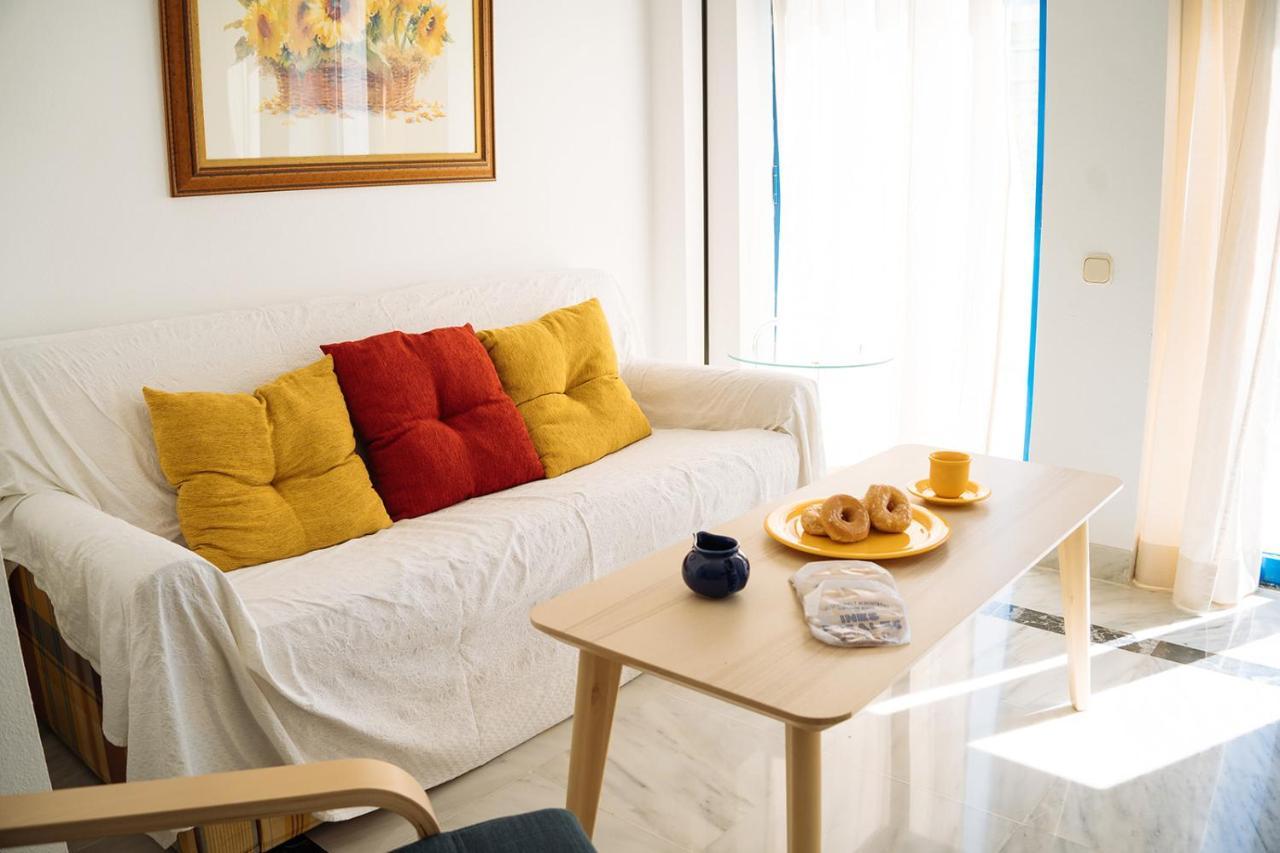 Apartment Komodo House - Bright Beachfront Duplex With Parking, Pool & Gym *