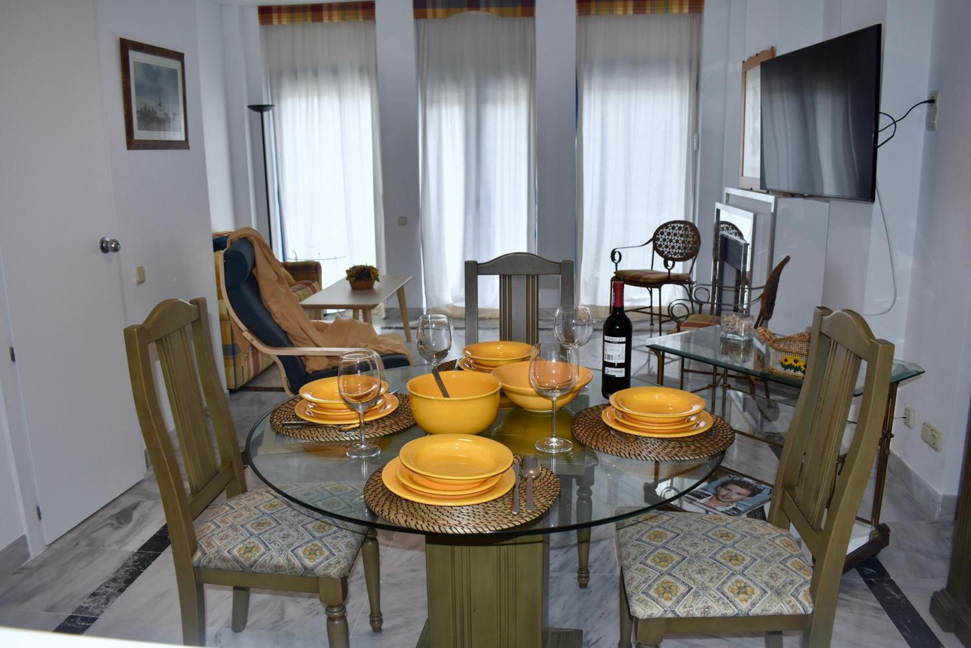 Apartment Komodo House - Bright Beachfront Duplex With Parking, Pool & Gym Marbella