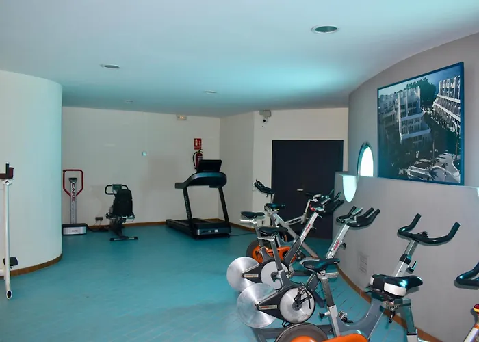 Komodo Marbella House - Bright Beachfront Duplex With Parking, Pool & Gym